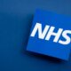 Eine britische Patientin ficht die Entscheidungen des NHS an